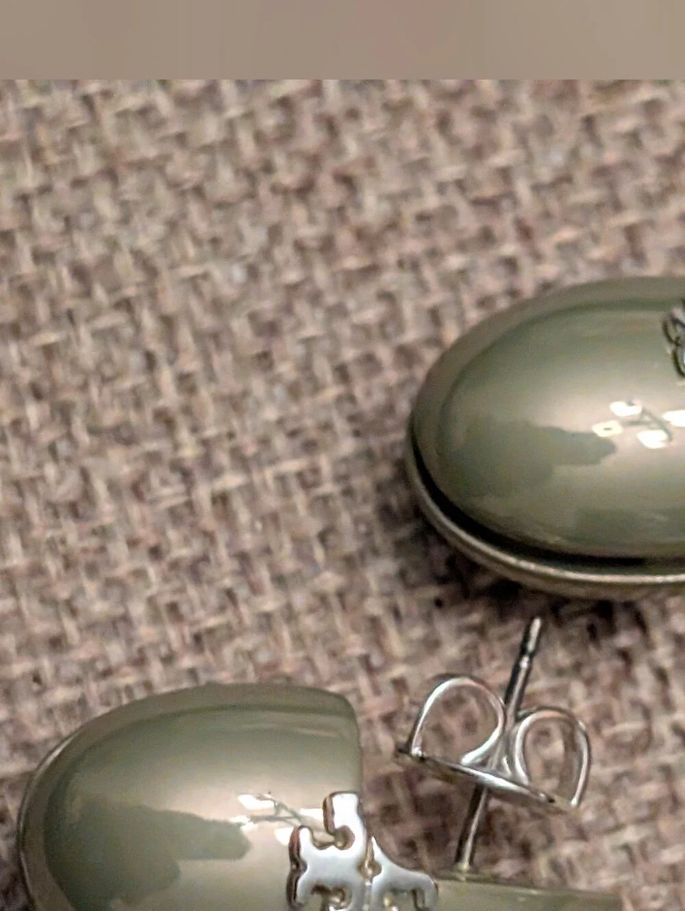 TORY BURCH Small Wave Logo Earrings In Green